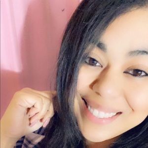 Meet your Posher, Mayra